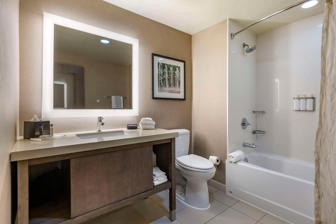 King Room Tub Accessible or Non Smoking,1421574174:JPEG